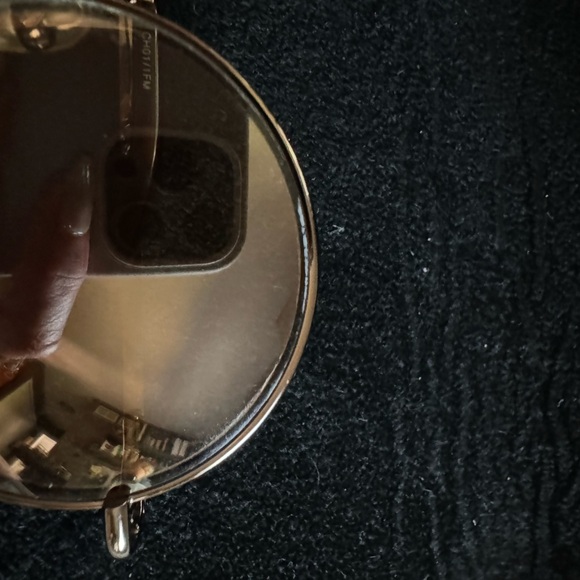 Elizabeth and James Sunglasses - Picture 4 of 5